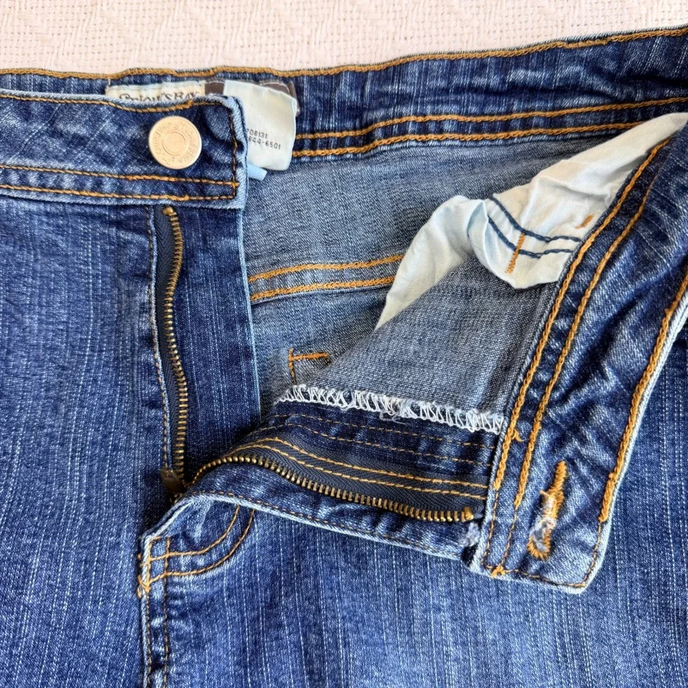 St. Johns Bay Stretch Straight Leg Jeans Medium Wash Blue Denim Size 8 708131